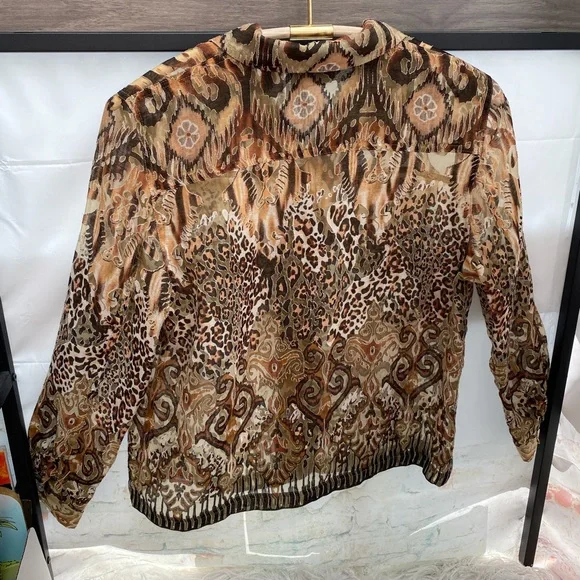 HP🎉 Women’s Animal Print Burnout Button Up Blouse - Picture 10 of 15